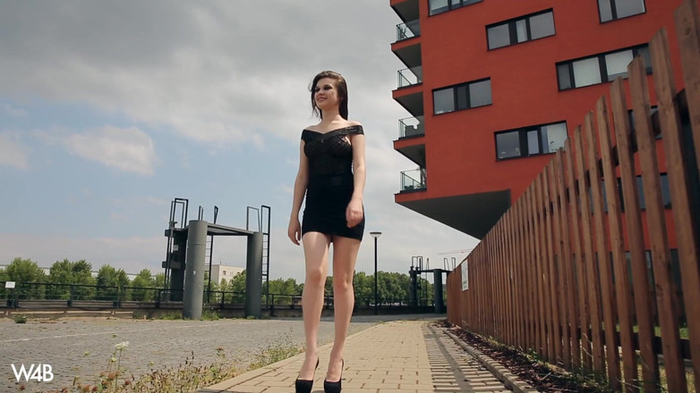 Watch4beauty: Camminata sexy