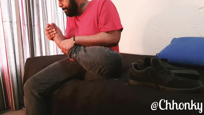 Denim Tiger: Sniffing &amp; fucking my skate shoe