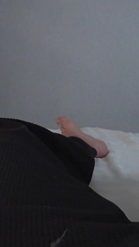 Rörmokaren kom för att fixa min värmeradiator, men jag bestämde mig för att värma upp honom med min fitta