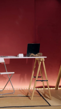G005 - baas straft geile secretaresse