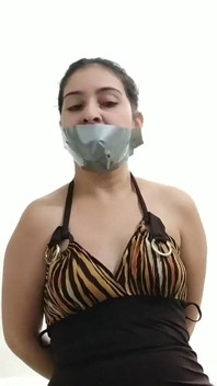 Babysitting Neighbor Girl Explores Kinky Bondage Fetish!