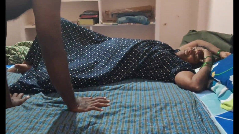 Desi palace: Verheiratete ehefrau gefickt, erste nacht nach der ehe, romantischer sex...