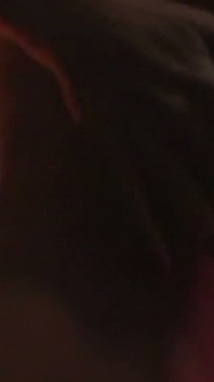 Striptease op hoge hakken wat wil je nog meer van een eerlijke sexy dame