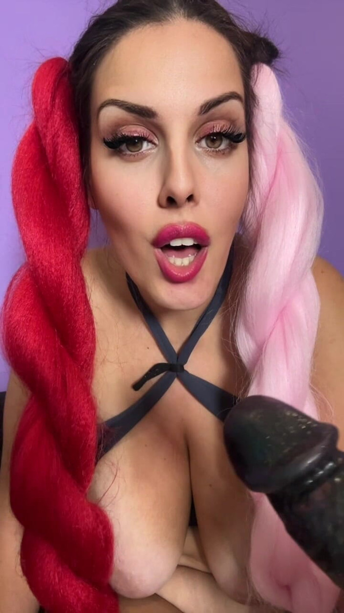 Young_strawberry: Grosse bite noire, gode, taquinage et dirty talk