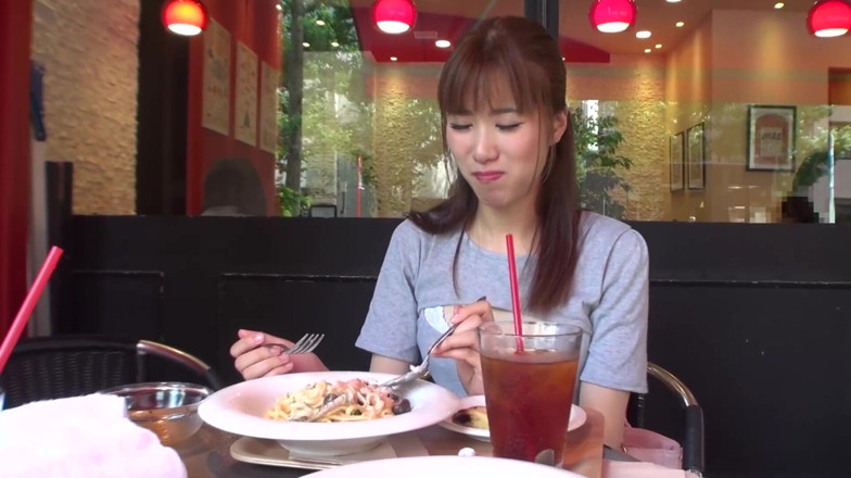 Strix: Debut en el porno para una chica Fukuoka que vive...