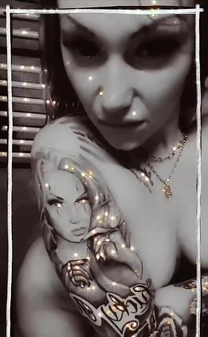 Goddess Misha Goldy: La clé de mon cœur, c’est ton esclavage financier