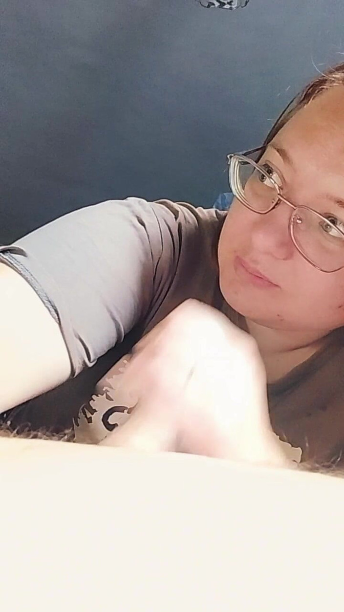 SchoolPrincess: Amador Namorada Boquete Em Vez De Cozinhar - Morena Curvilínea Com Óculos...
