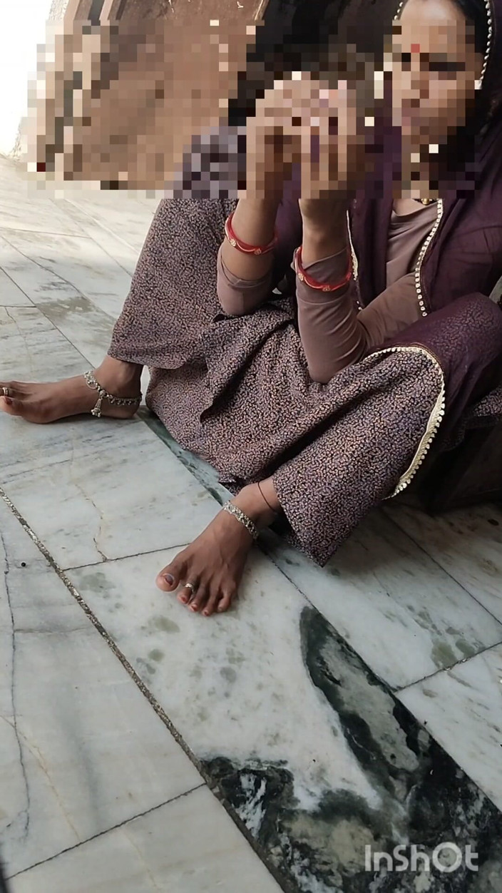 Pushpa-devi couple: aaj pushpa ka pati ghar par nahin tha