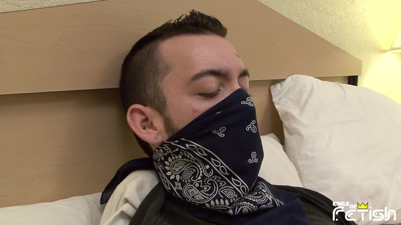 Gay Diaries: Geiler typ gibt seiner partnerin auf dem bett einen tiefen...