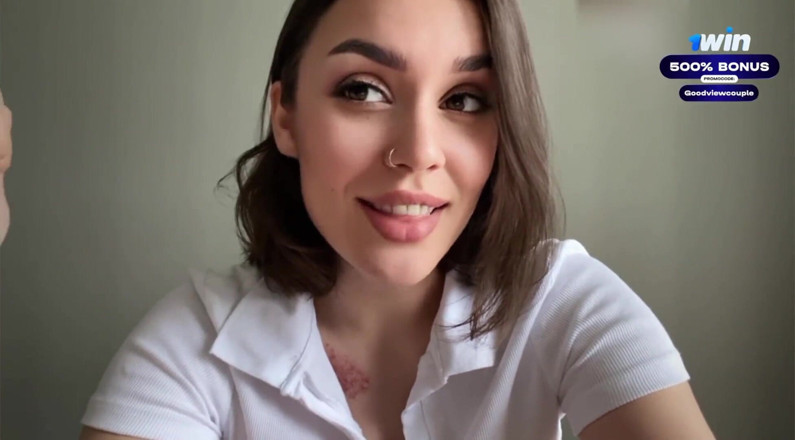 Good_view: Sexy ragazza ha chiesto alla sua amica di scoparla in...
