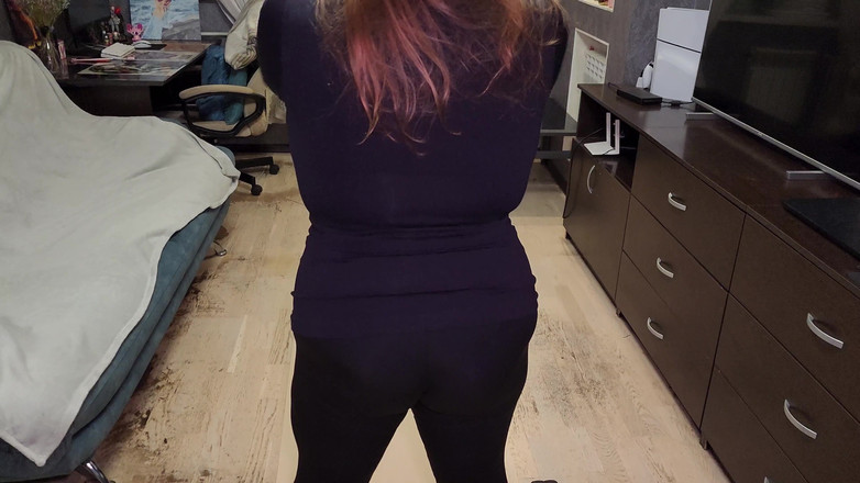 Peach Desert: Mengongkek mulut MILF berambut merah dengan keras dalam bingkap sukannya...