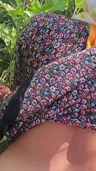 Villaggio Desi Bhabhi scopata in campo di senape a pecorina. Sesso all'aperto Desi bhabhi con Dewar