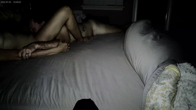 White Locust: Лизать мокрую сладкую киску