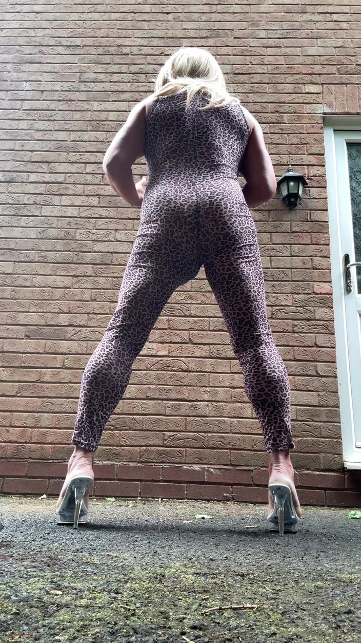 Kellycd2022: Sexy Crossdresser Kellycd2022 in Leopard Print Catsuit and Heels