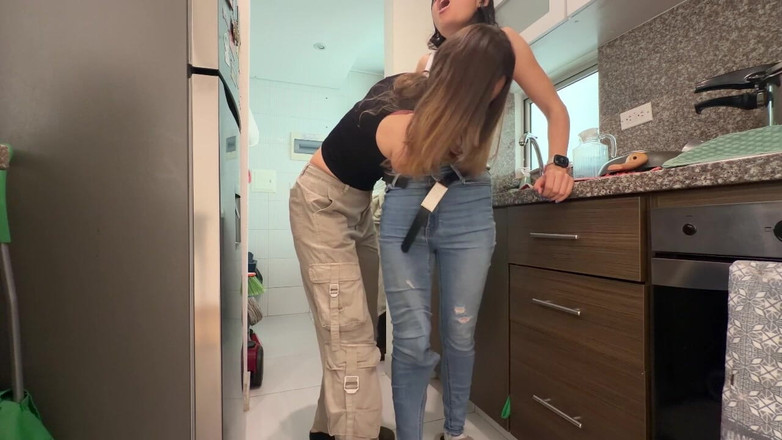 scarlettandc: Трайбінг, який мочить лесбійкам піхви