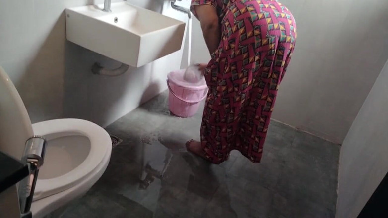 Reshmahotever: Baculatá tetička Sexy koupání