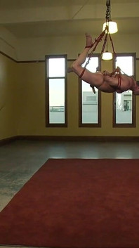 Derek Pain - the Only Competitive Bodybuilder in the World Who Could Handle the One Leg Suspension