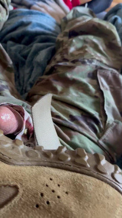 Gay Soldier Stuff: Super žhavá - us army Solider střílí náklad spermatu na jeho botu!
