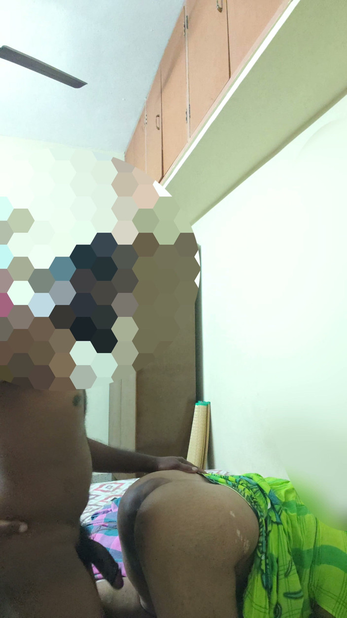 Porn films: Makcik dikongkek di atas kerusi dengan pemandu teksi