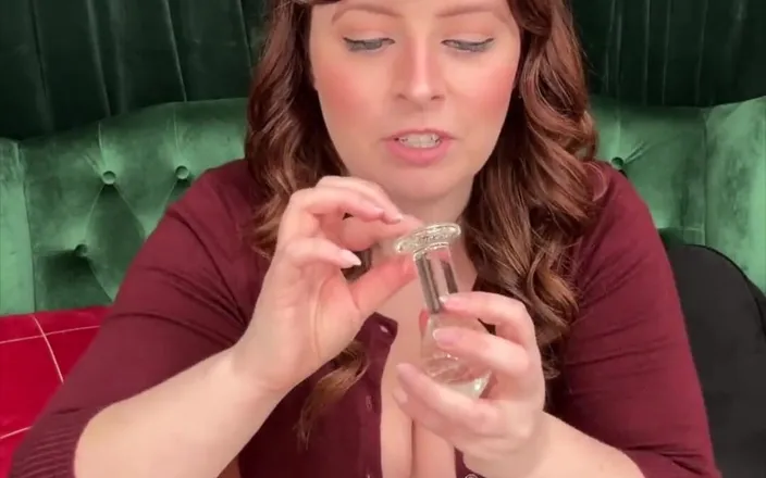 Bea York: No Twitch Stream Tonight, so Please Enjoy This Nice Unboxing...
