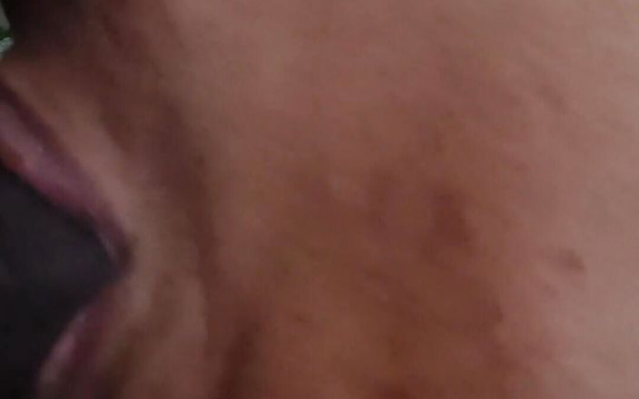 bengalihousewife: Indická bengálská žena v domácnosti Boudi kouří péro z boku