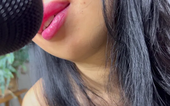 Asmr_mouth: Sensual Yeti Mic Licking