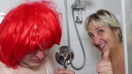 Peccatrici Produzioni: 意大利女主人干奴隶并在他的嘴里撒尿