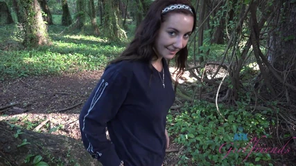 Bu ateşli hatunların her yere işemesini izleyiyorsun