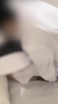 #123 Rookie sjuksköterska har sex med en läkare på nattskift, kunde inte stå ut med nöjet bredvid patienten