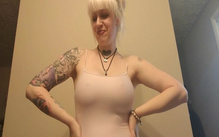 Geeky Femdom: Wrestling Heel - Tale of a Catfight