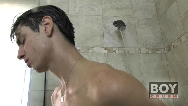 Boy Crush: Nathan Stratus v nahotě