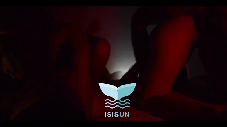 Isis Sun: 남친을 교환하기로 동의한 러시아 소녀들