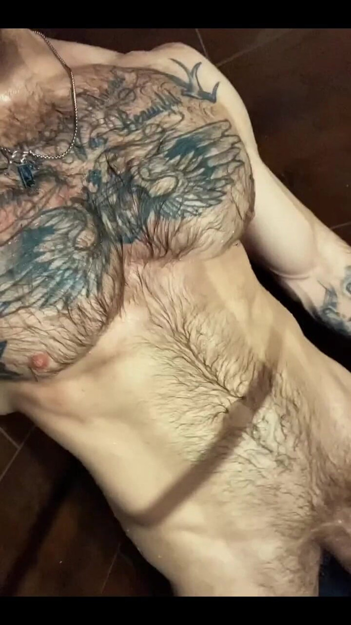 Leo Bayne: Känn in lekfulla meddelande Mig killar;)