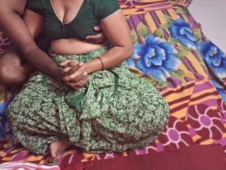 Sexy Sindu: 胖乎乎的 sindu bhabhi 在家里与我发生性关系