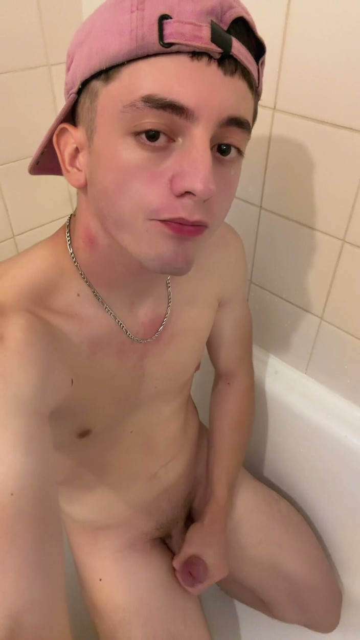 XsTwinkk: Twink Kıçına Xxl Dildo Koyar Ve Inler