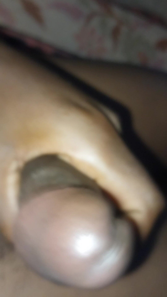 LoVbRo1: Большой член мастурбирует до спермы