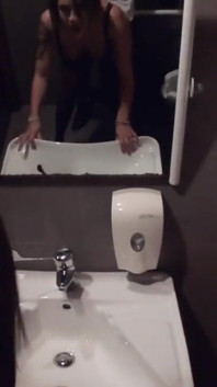 Mike Angelo - înregistrare sexuală cu Malena futând-o mai întâi în baie, apoi în hotel