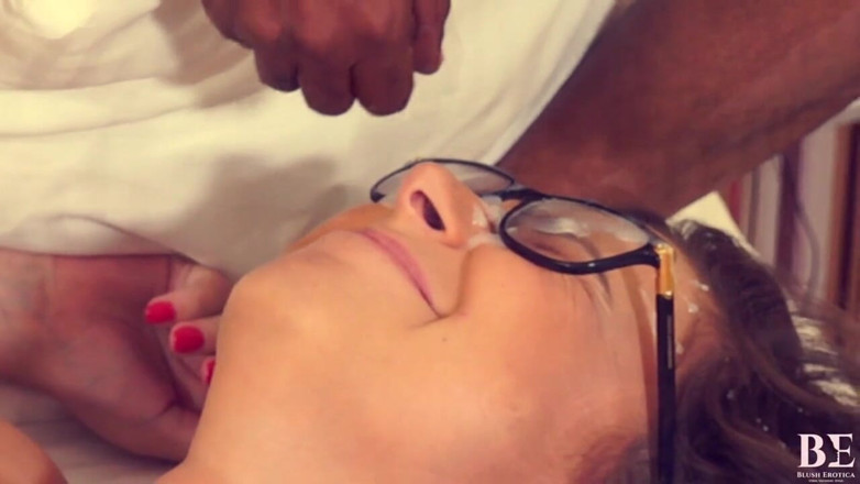 Blush erotica: jab vah kutte shaili mukh-maithun ke lie yaatra karne aur...