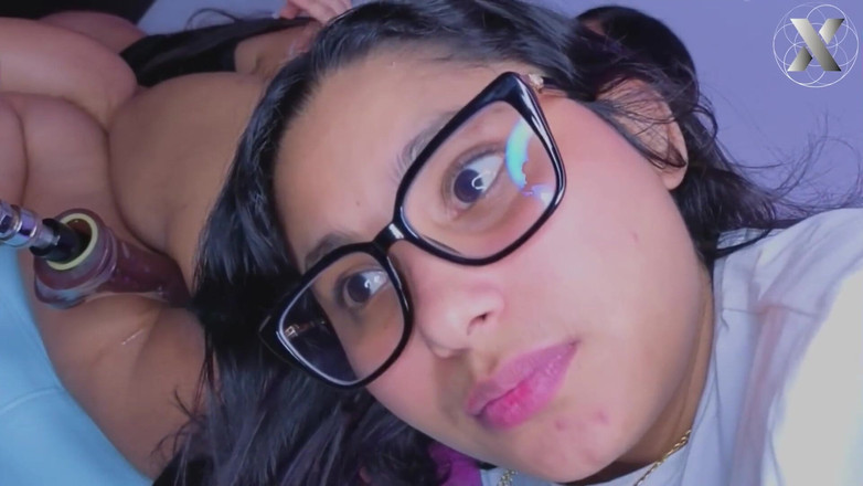 Squirt rain: Dildo com strap - garota forte transando com a namorada