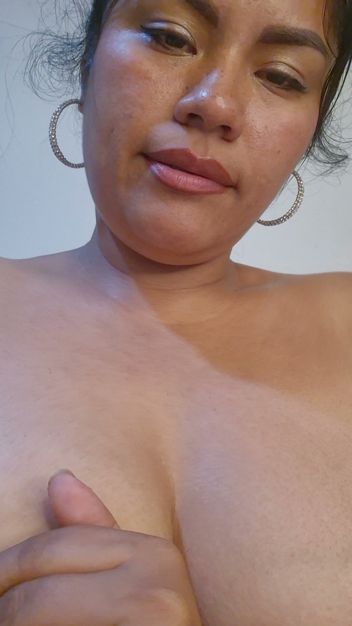 RealAmateuur: I Masturbate for You, Stepdaddy! I Show You My Breasts,...