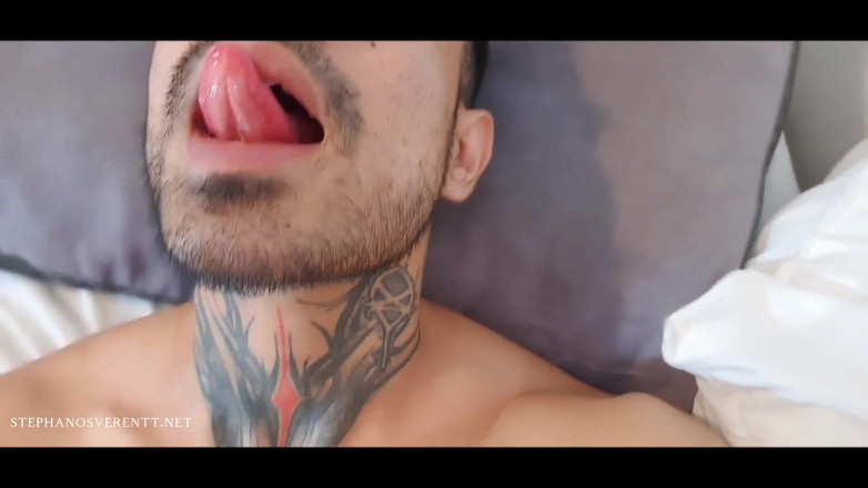 StephanosVerentt: 他无法抗拒并出现在镜头前斯蒂芬诺斯·韦伦特