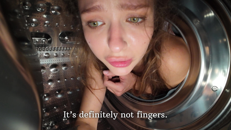 Alexa Poshspicy: POV: Przyrodnia siostra utknęła w pralce. Włożyłem go do jej...