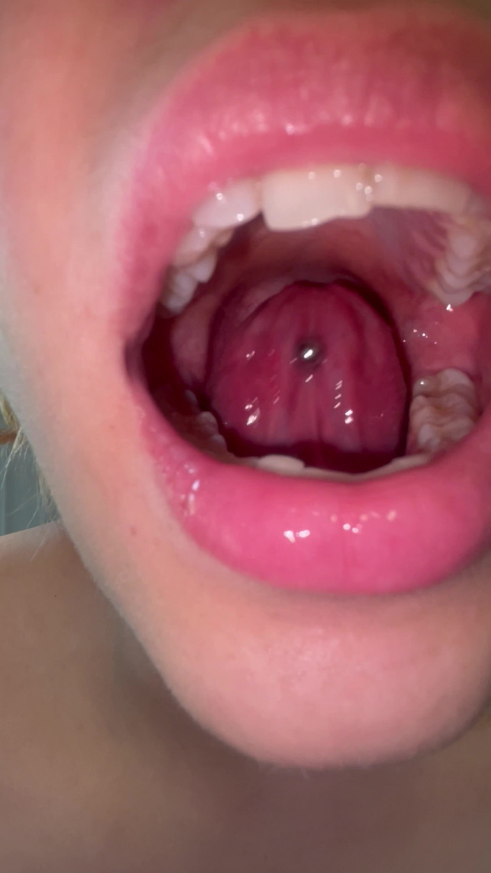 Glitterqueen1999: Mouth Tour No Makeup Teeth Tongue Uvula Tonsils Check