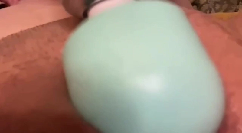 Yukionna: Une BBW Se Masturbe Avec Beaucoup De Jus De Chatte