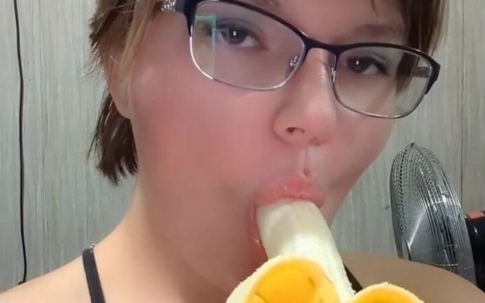 Fun house wife: Divertimento con la banana