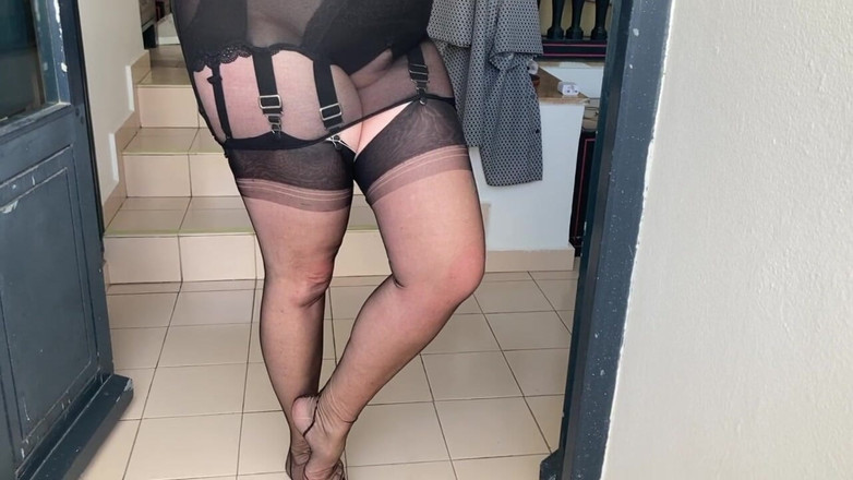 Aunty Sandra vintage girdle queen: Oc kuşalı ve sheer elbiseli teyze