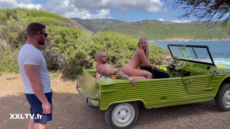 XXLTVFR: A Naughty Jeep Tour with Chloe Duval