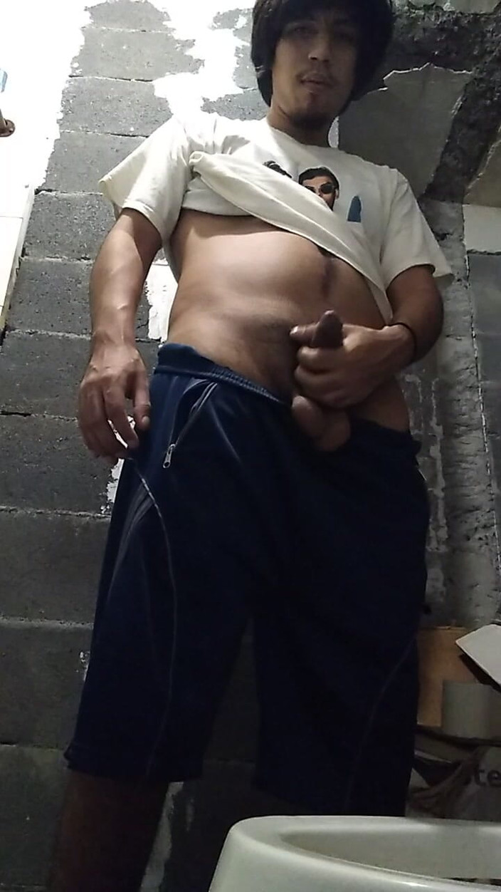 AlexAlejandro13: Pee Horny