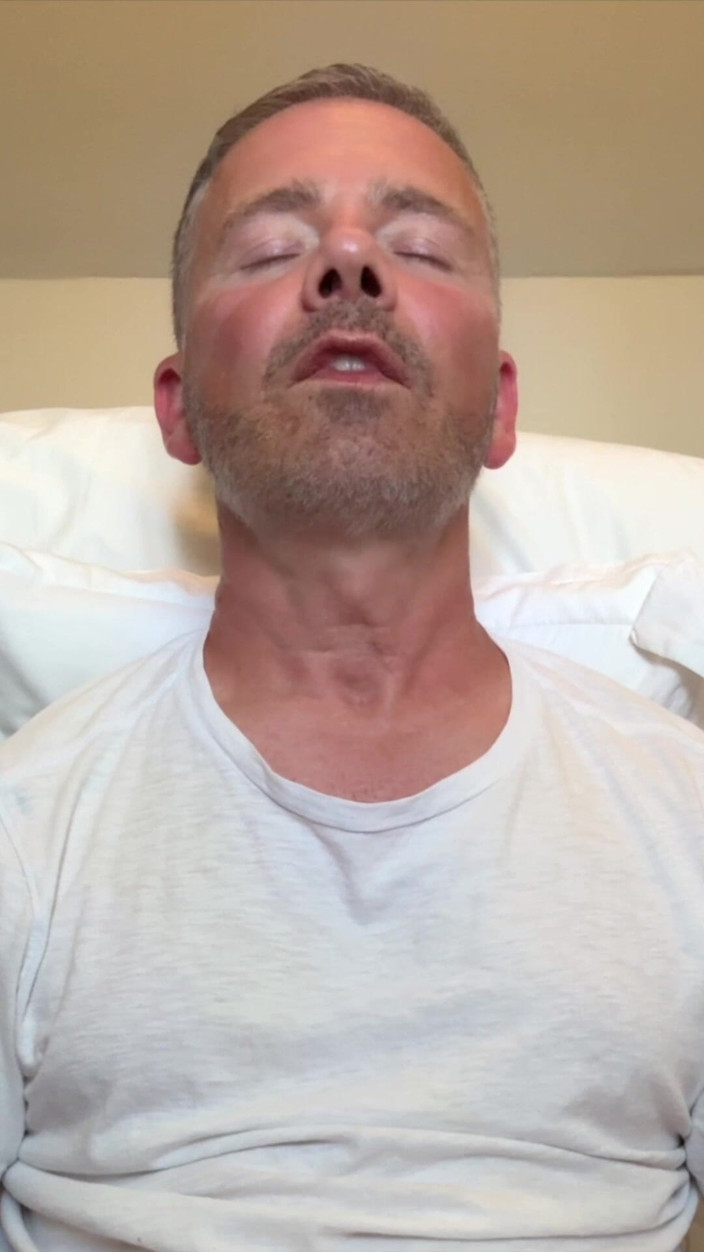 NakedFoxx: Aku lagi asik sampai orgasme intens sampai orgasme intens!