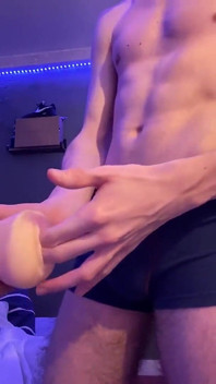 Tato hezká zrzka si vzpomene na svou hlubokou masáž